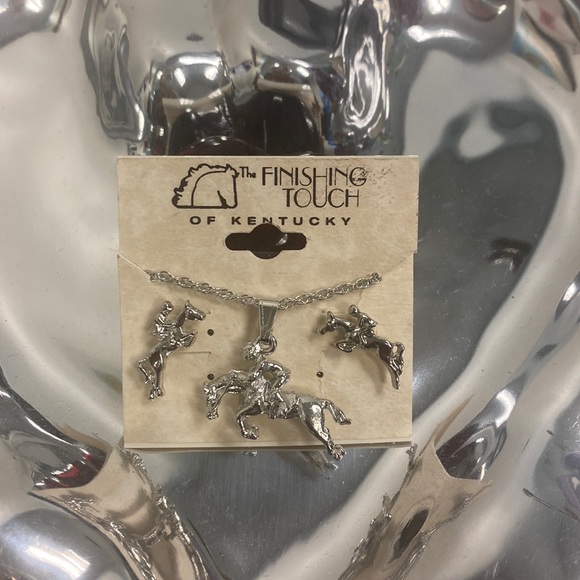 NWT Jumper Necklace and Earring Set - Picture 1 of 2